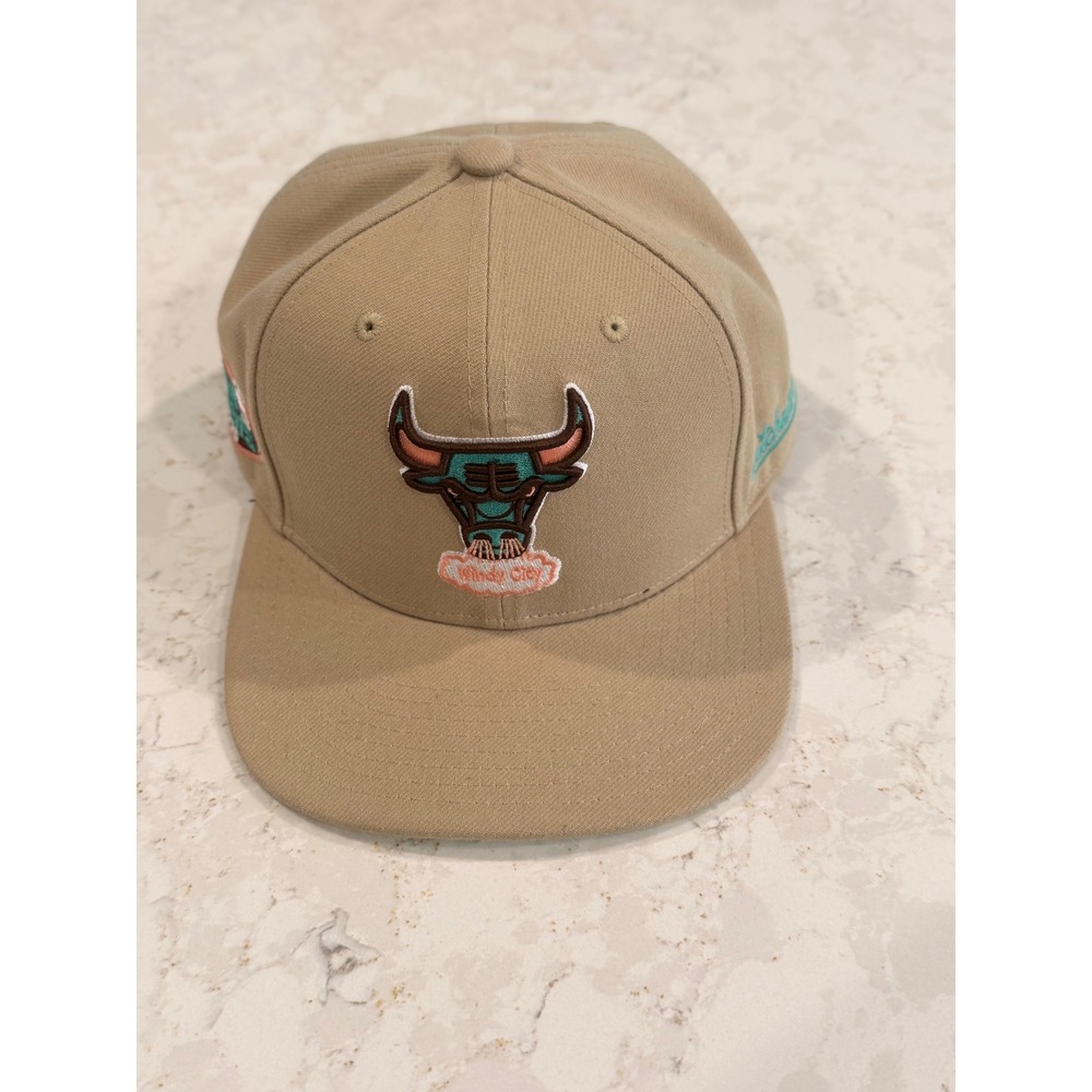 Mitchell & Ness Chicago Bulls 1996 NBA‎ Finals Fitted Hat 7 1/8 Tan Teal HWC Cap